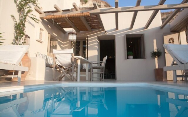 Art Villa Exogonia Santorini