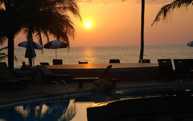 Khaolak Bay Front Resort