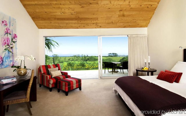 Takatu Lodge and Vineyard