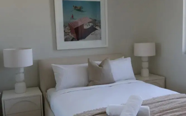 Luxury Palm Beach 1 BDR in The Village
