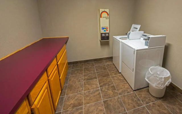 Boarders Inn & Suites by Cobblestone Hotels - Munising