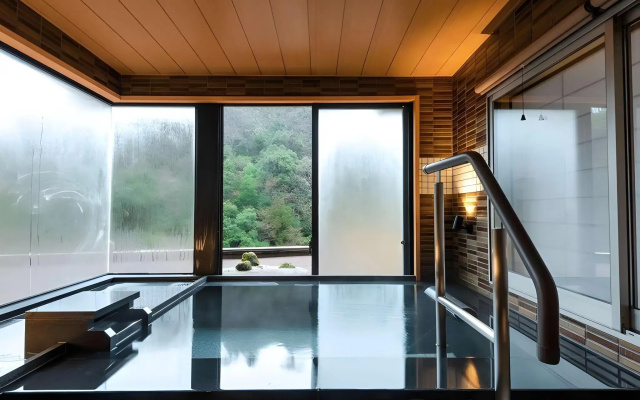 Yamanaka Onsen Shirasagiyu Tawaraya