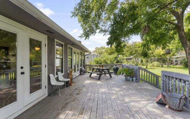 The Tire Swing - Modern 3BD - Gourmet Kitchen - Awesome Local