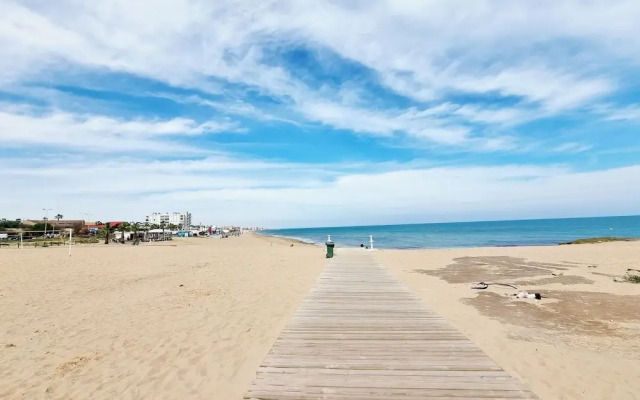 Bungalow With Stunning Sea Views, Just One Street From the Beach