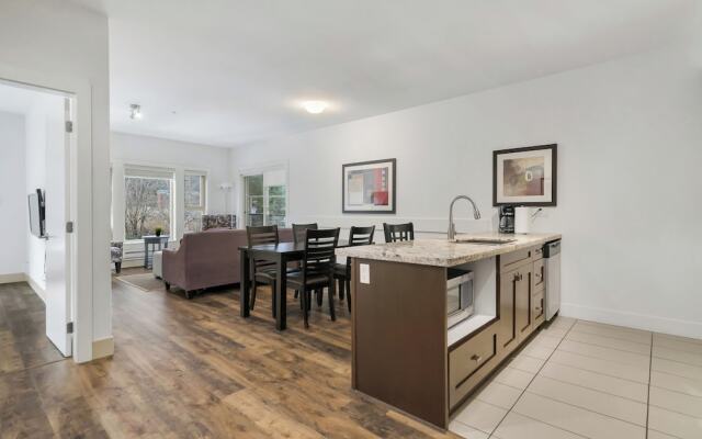 Elevated Escapes 2BR Suite Overlooking Lake
