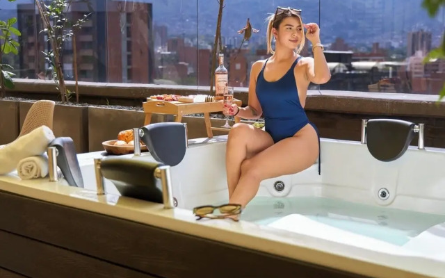 Rosa Negra's Cozy Stadio Suite With Jacuzzi