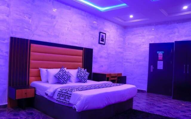 MountRoyal Centre Hotel and Suites