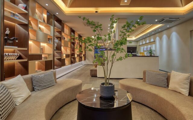 Wing Hotel Guilin- Pedestrian Street