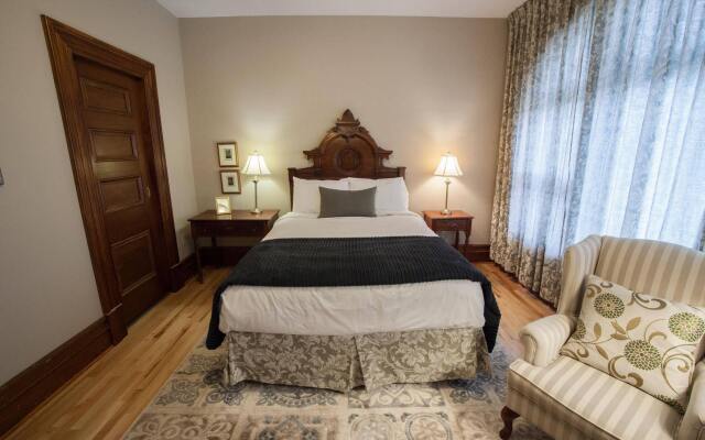 The Hillhurst Inn