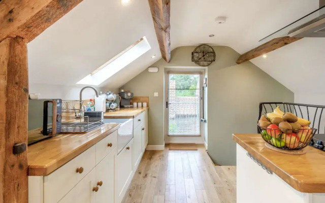 Upstairs Downstairs Cottage