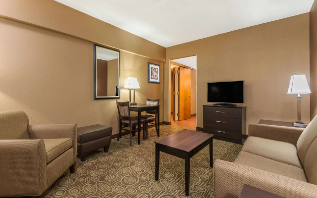 Ramada Hotel & Conference Center by Wyndham Paintsville