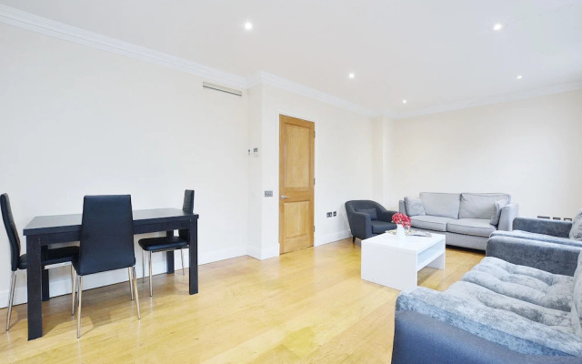 William Mews Townhouse