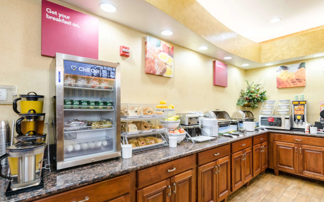 Comfort Suites Salina South