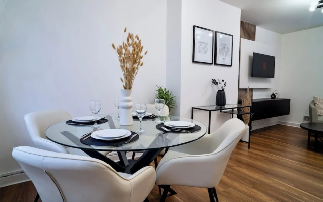 Modern 2 Bedroom Home in Edinburgh, Free Parking