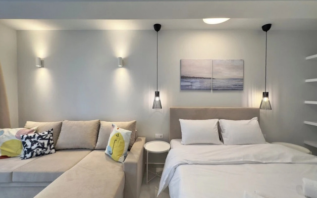 Kono Studios & Suites
