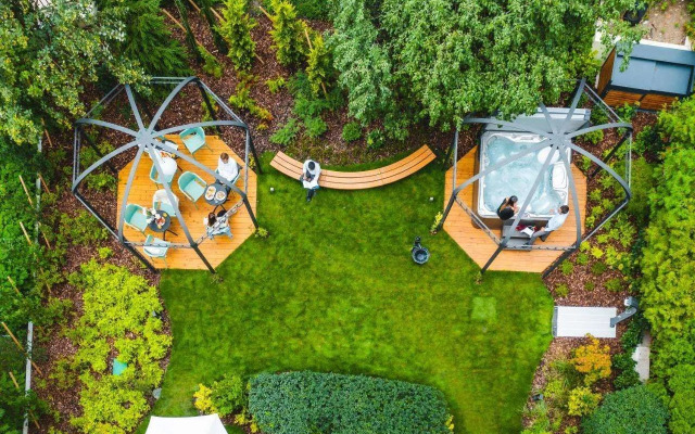 EMPIRENT Garden Suites Residence