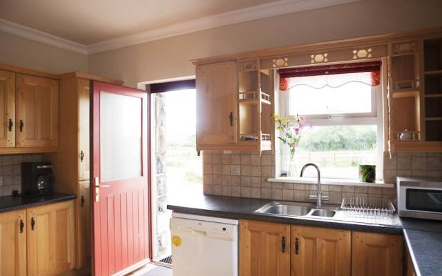 Inviting 4-bed House in Strokestown