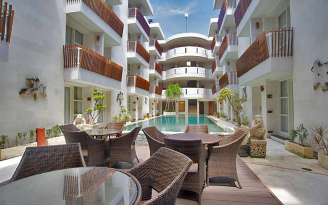 Adhi Jaya Sunset Road Hotel