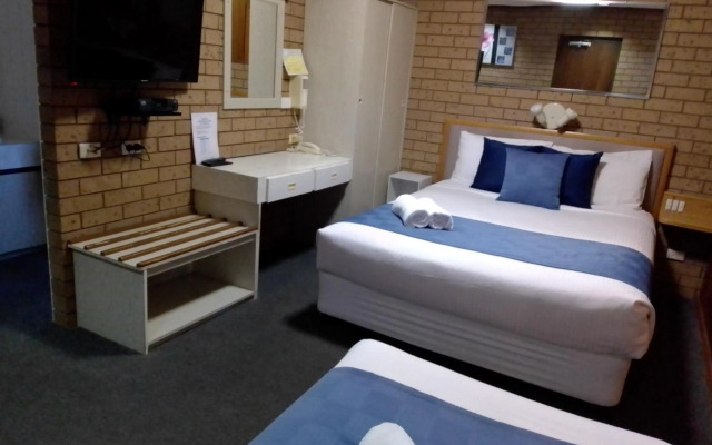 Country Home Motor Inn