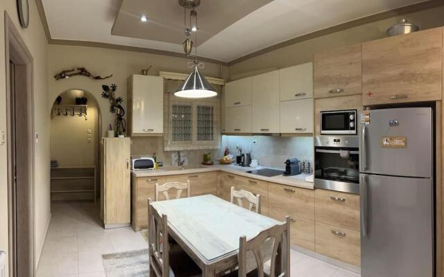 Corner House Volos