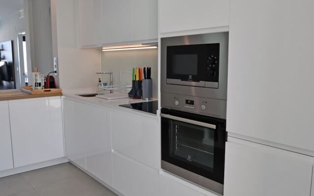 Luxury Apartment on the Beach with Pool 6