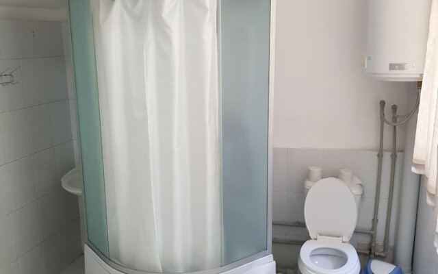 Lal Hotel