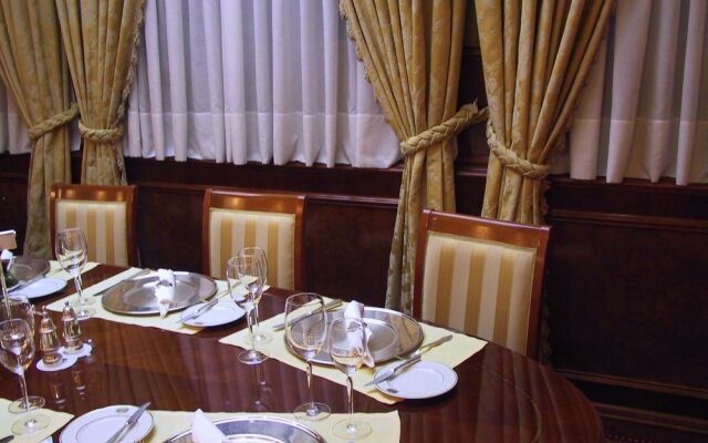 Hotel President
