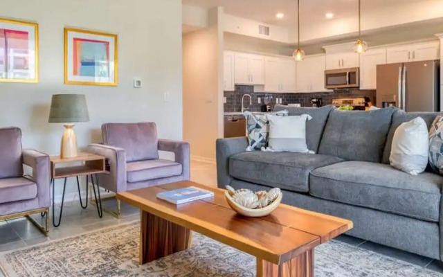 Urban Elegance - Modern Retreat