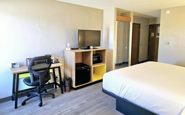 Days Inn by Wyndham Rolla