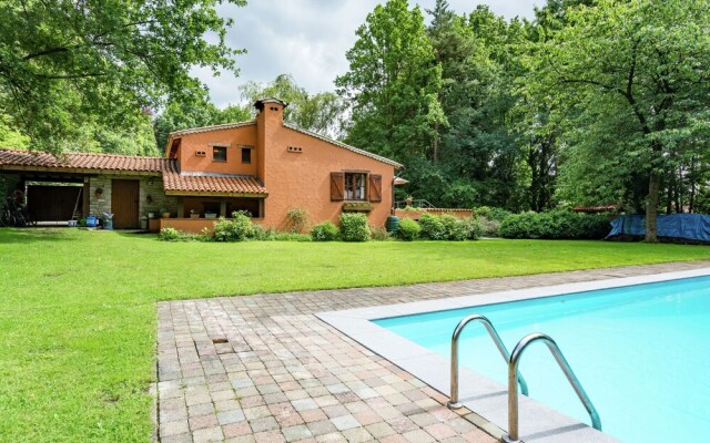 Cosy and Snug Holiday Home With Joint Swimming Pool