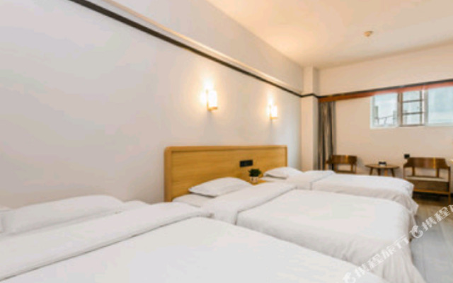 Kun Ming Rui Feng Hotel