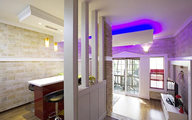 Hoengseong Forest Green Wall Pensiion