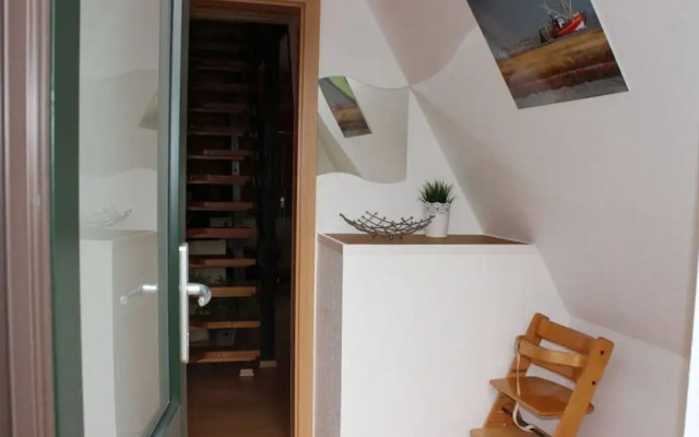 Roof-only House Modern Retreat