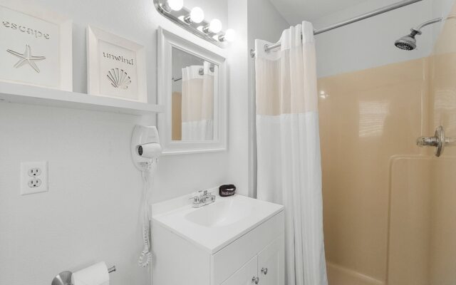 6402 Beach Dr - Seabatical B