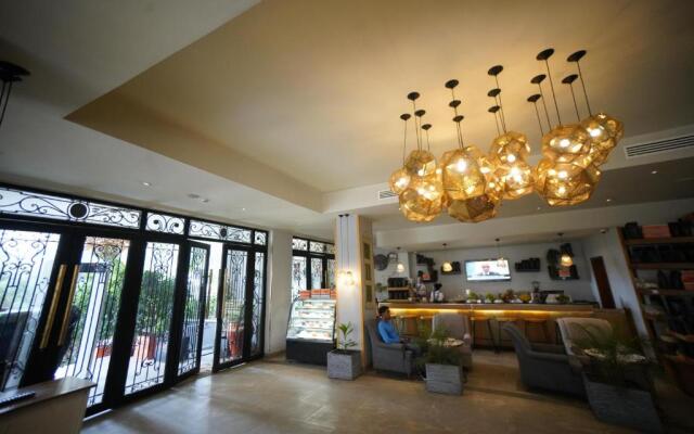 Mado Hotel