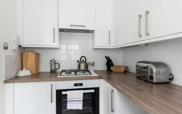 Modern 1 Bed Apartment Minutes From Brighton Beach