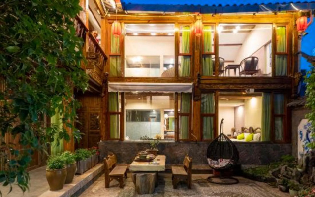 Lijiang Houfu Inn