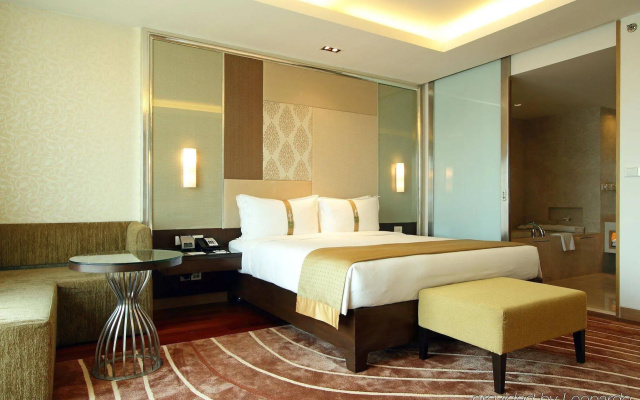 Holiday Inn Mumbai International Airport by IHG