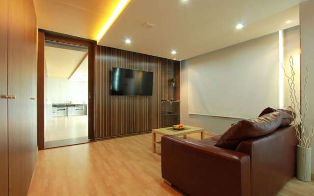 Big Tree Residence Suvarnabhumi
