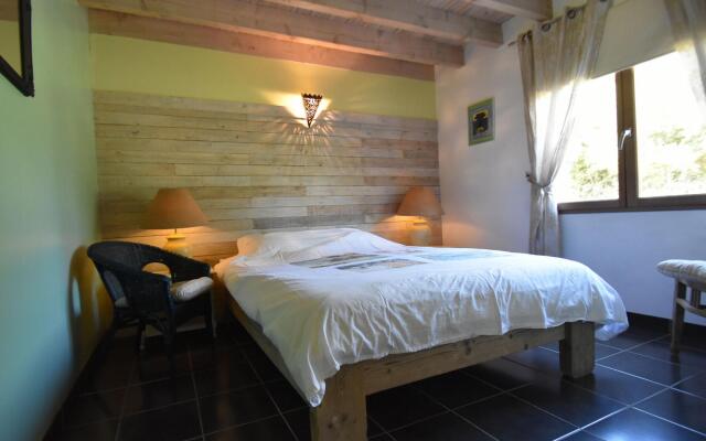 Lush villa in Vélieux with private heated swimming pool