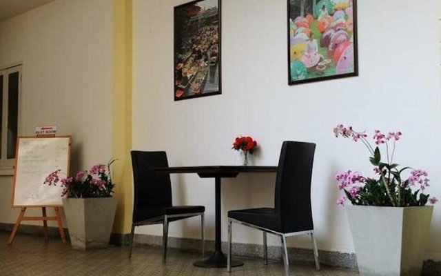 Sri Krungthep Hotel