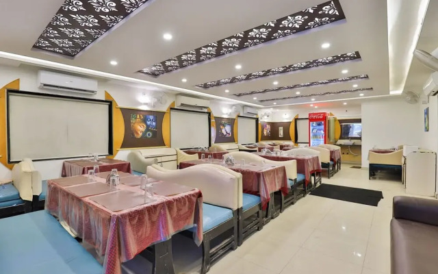 OYO 6139 Hotel Dwarka Residency