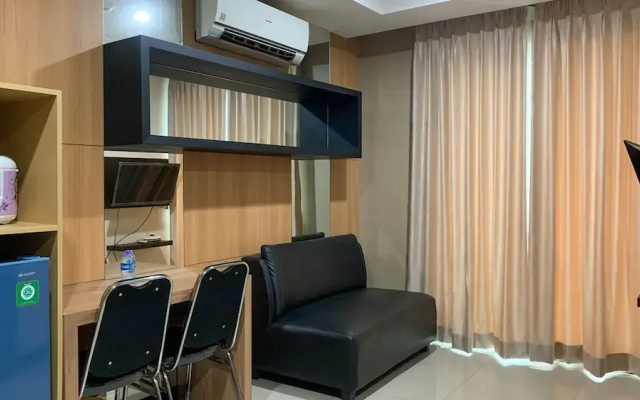 Nice And Comfort 1Br At Sky Terrace Apartment