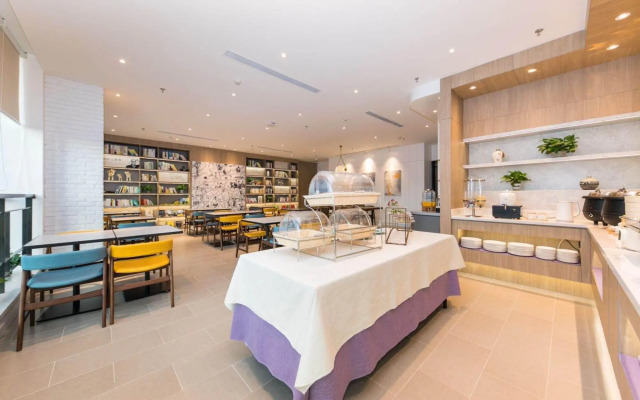 HanTing Premium Hotel (Xining Tangdao Wanda Plaza)