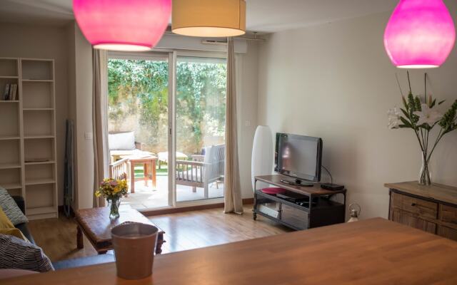 Appartement de Charme une Chambre avec Jardin