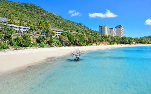 Beachfront Hamilton Island