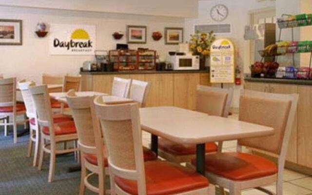 Days Inn by Wyndham Hilton Head