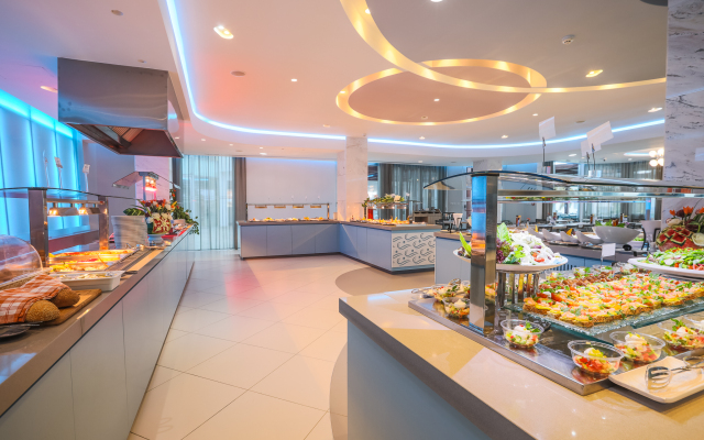 Vassos Nissi Plage Hotel & Spa