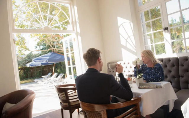 River Manor Boutique Hotel