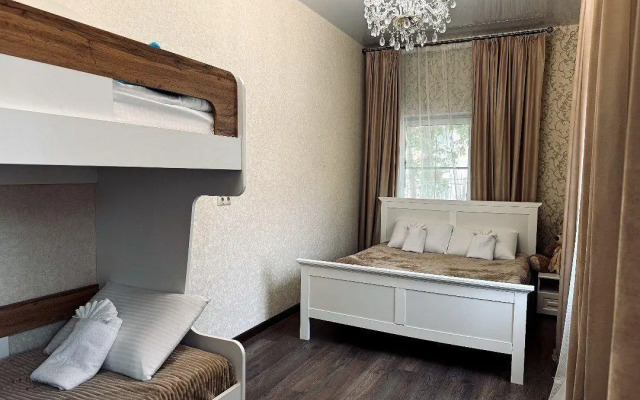 Уманский дом Семь Башен